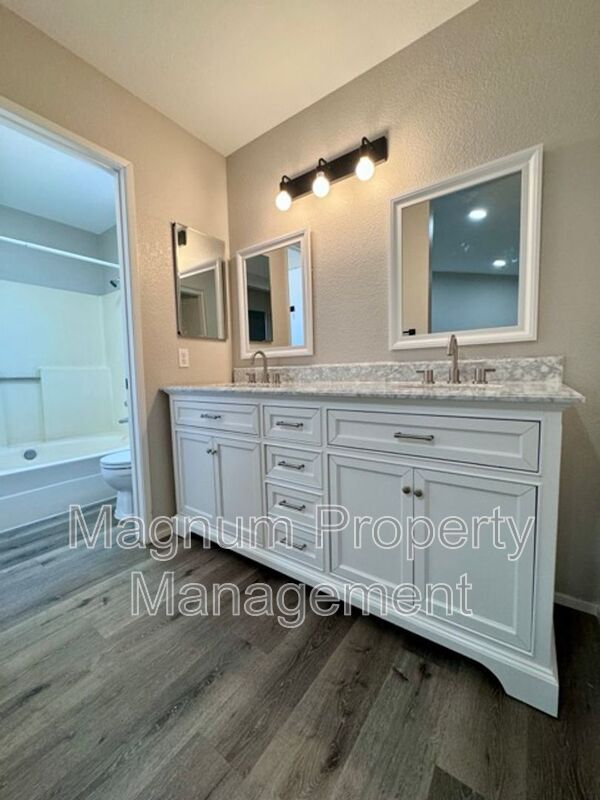 Building Photo - 39739 Creative Dr