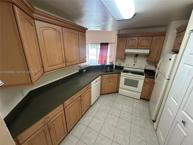 Building Photo - 3461 NW 44th St