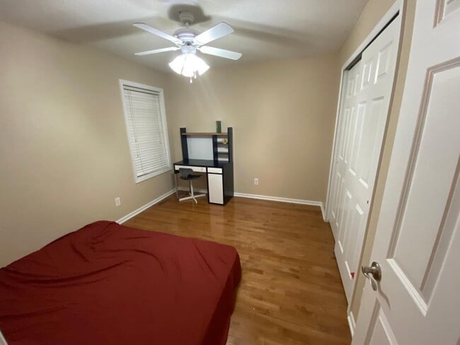 Building Photo - 5030 Archer Ln N