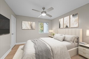 Building Photo - The Pointe at White Oak