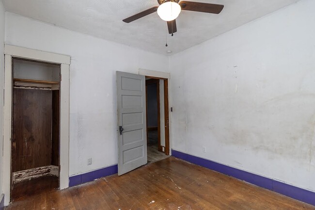 Building Photo - 2319 Hecker Ave