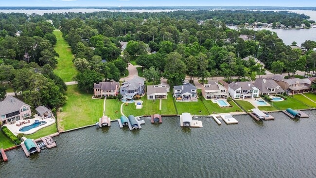 Building Photo - 2839 Hemingway Dr