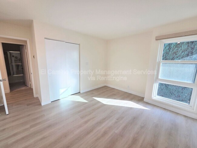 Building Photo - 10421 Carlyle Ct