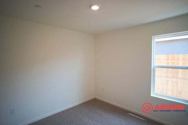 Building Photo - Newly-Built Home Near Mira Monte Highschool!