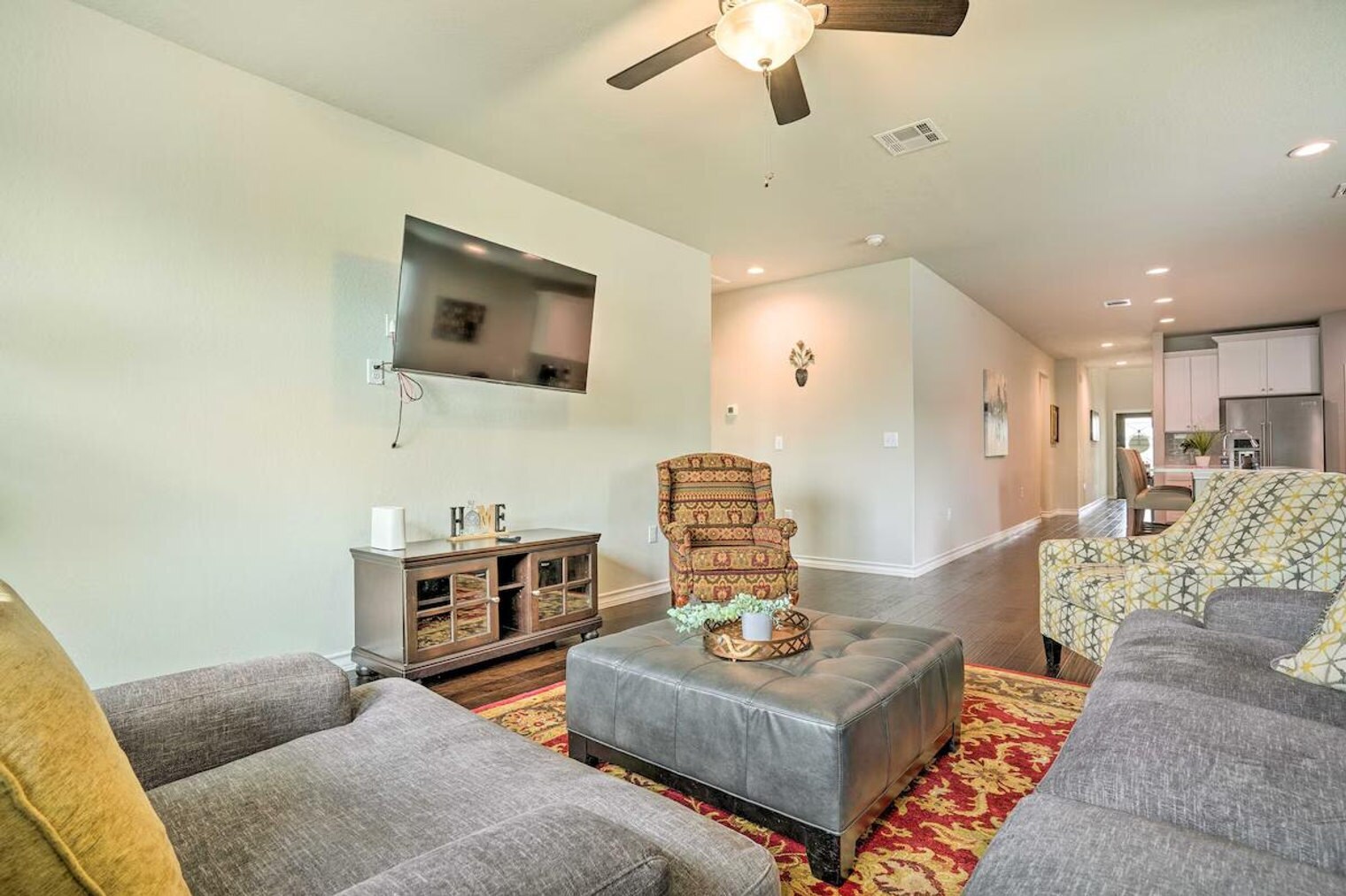 Building Photo - 5603 Chestnut Xing