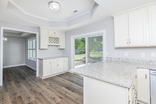 Building Photo - 1805 Mills Dr