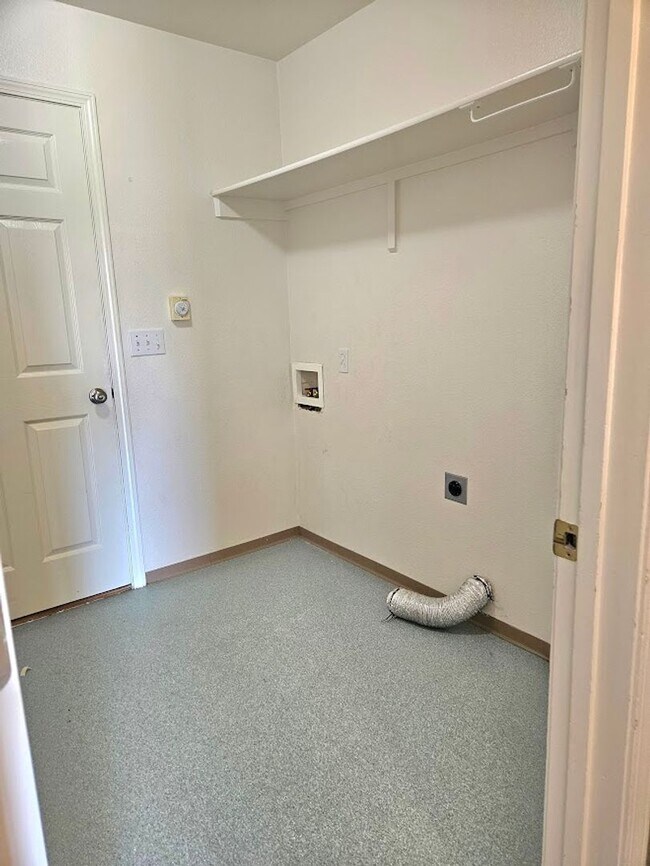 Building Photo - Single level 4 bedroom 2 bath Boise home.