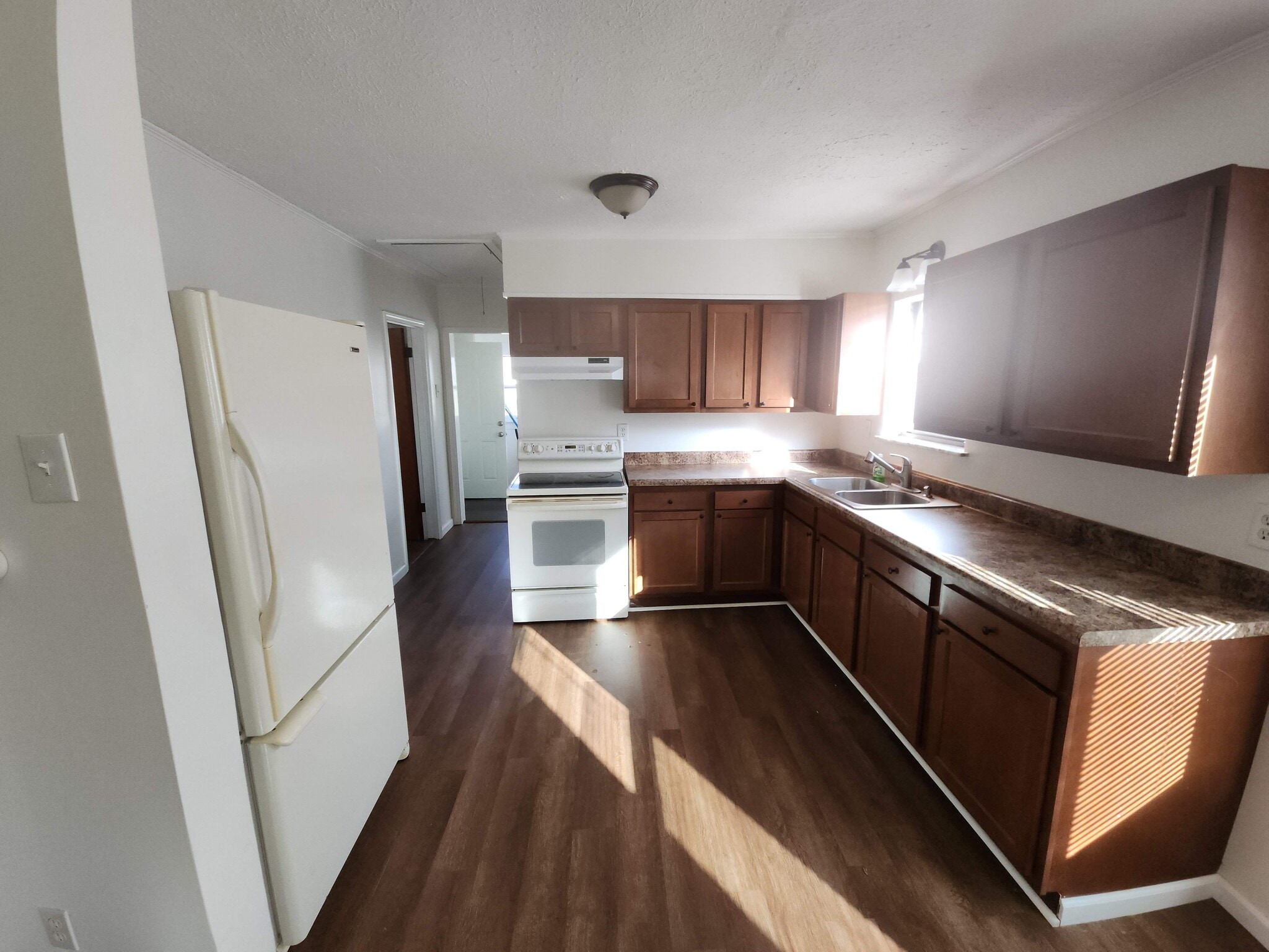 Building Photo - 1402 Lynn St