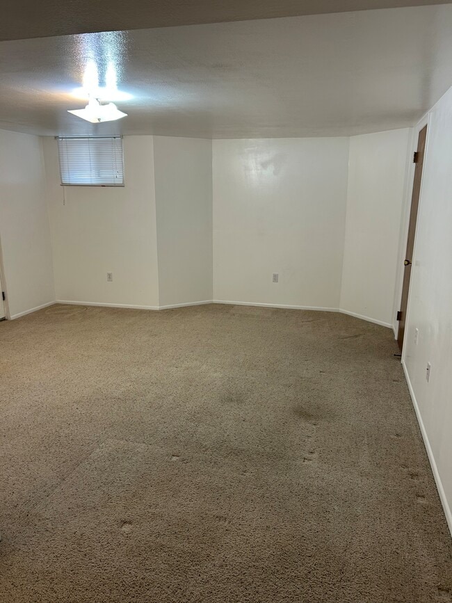 Building Photo - 1805 Downington Ave S