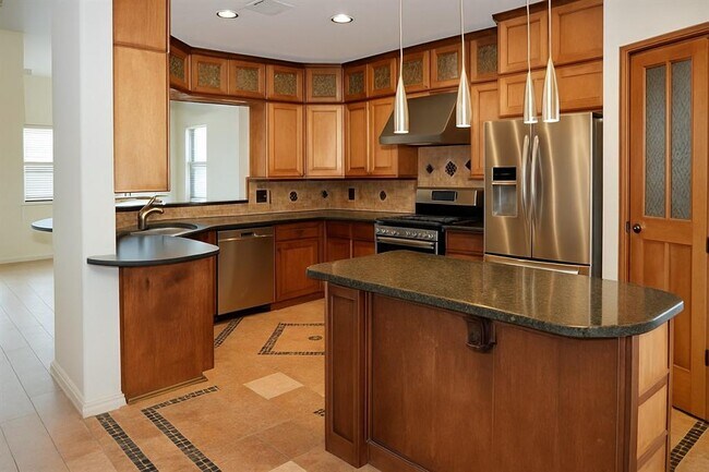 Building Photo - 4406 Park Trail Ln
