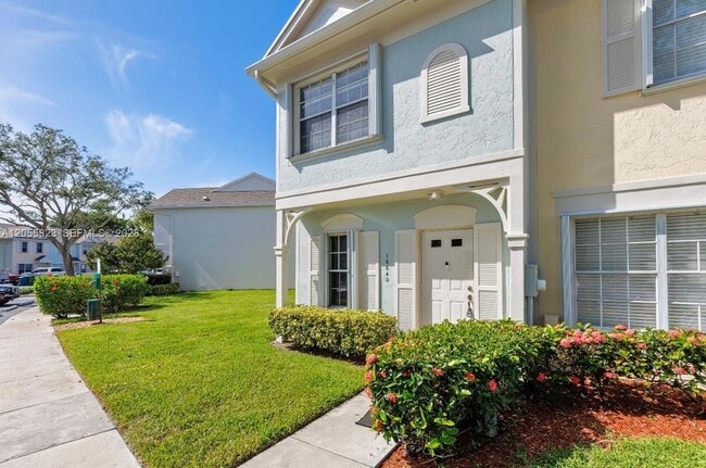 Building Photo - 16640 Hemingway Dr