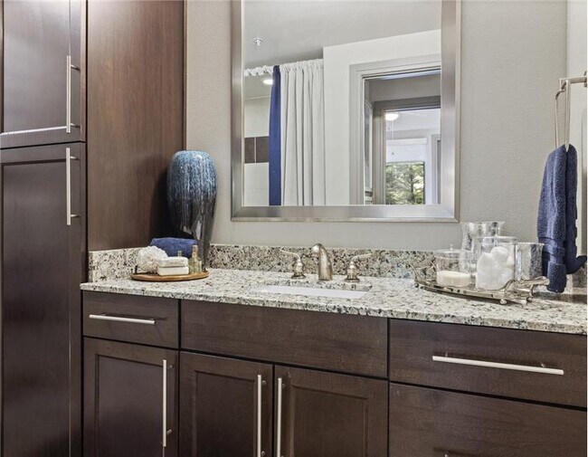 Building Photo - 117 1/2 Sandra Muraida Way