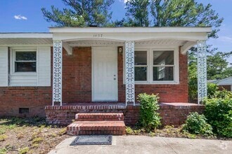 Building Photo - 1437 Thelbert Dr