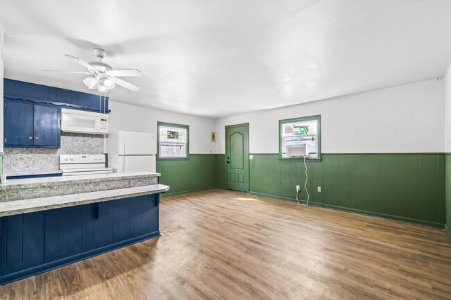 Building Photo - 2213 27th St