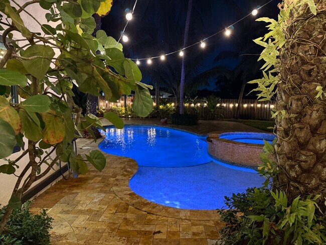 Building Photo - 13400 N Calusa Club Dr