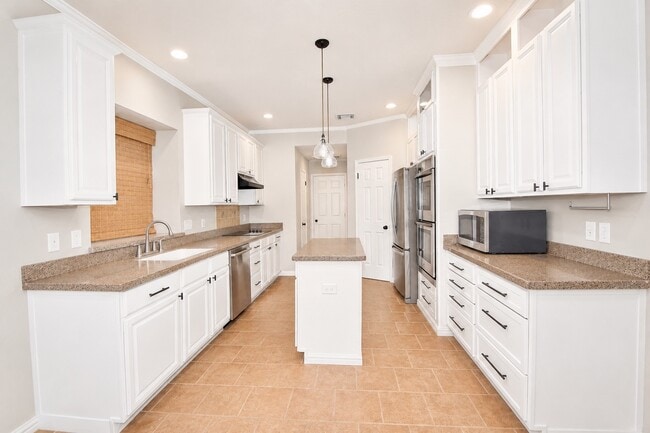Building Photo - 7207 Emerald Glen Dr