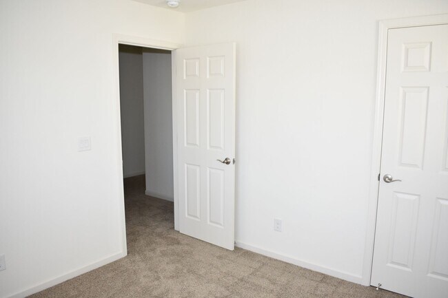 Building Photo - 6114 Mehrten Cir