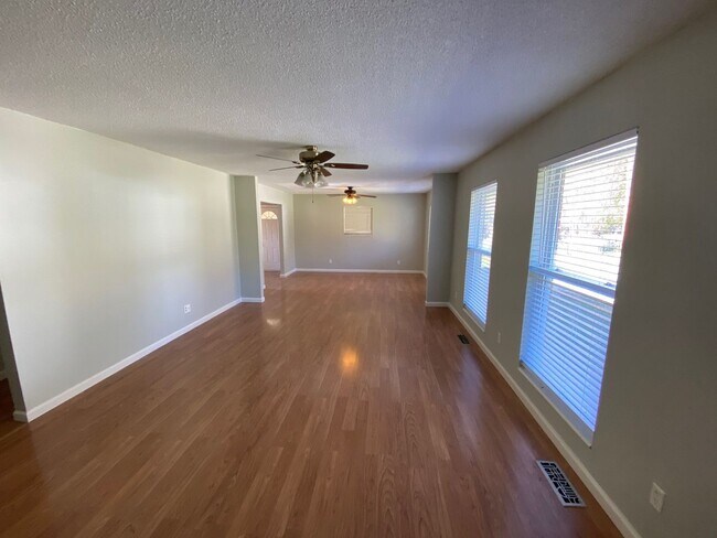 Building Photo - 4029 Stone Dr