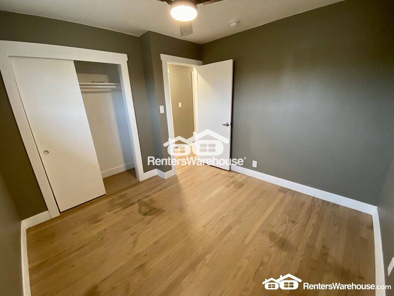 Building Photo - 1741 E 105th Pl