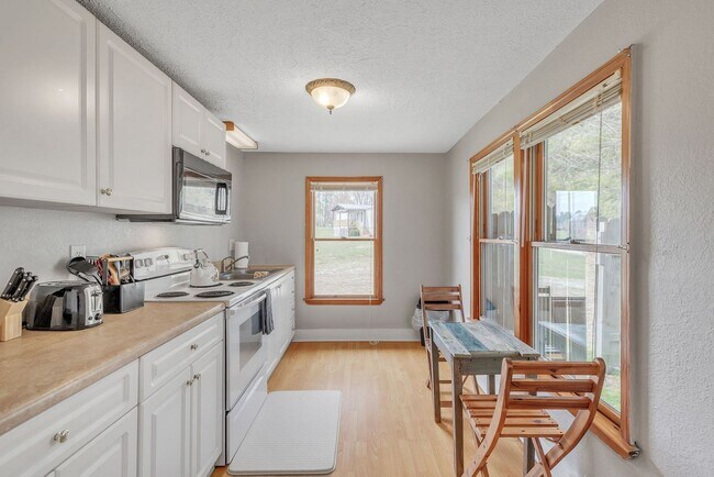 Building Photo - 177 Hoots Dr
