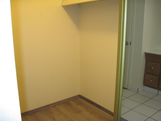 Building Photo - 426 S Bowie Ave