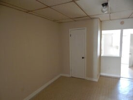 Building Photo - 216 Cherokee St
