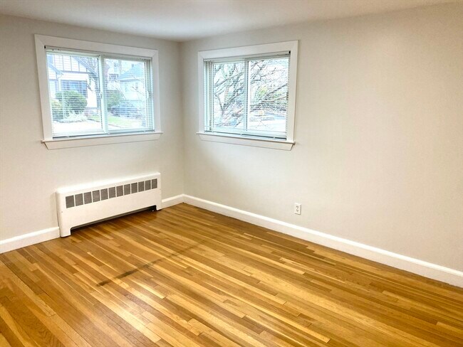 Building Photo - 640 Lagrange St