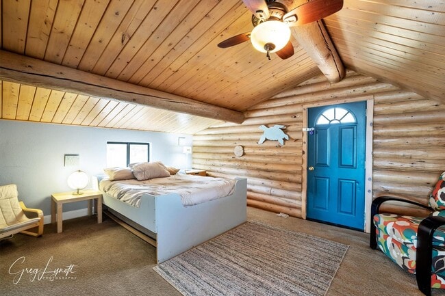 Building Photo - Mountain living in Central, Utah!