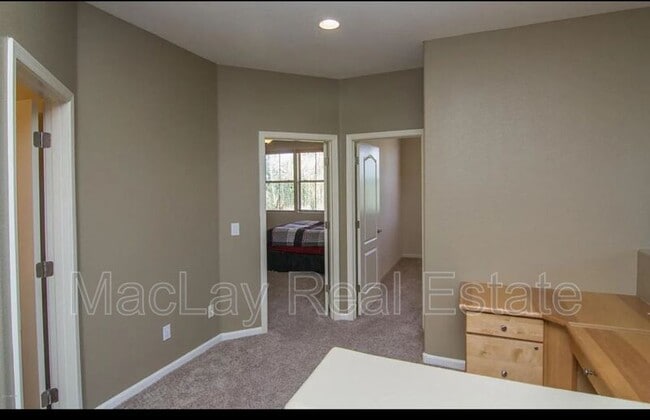 Building Photo - 2290 N 135th Dr