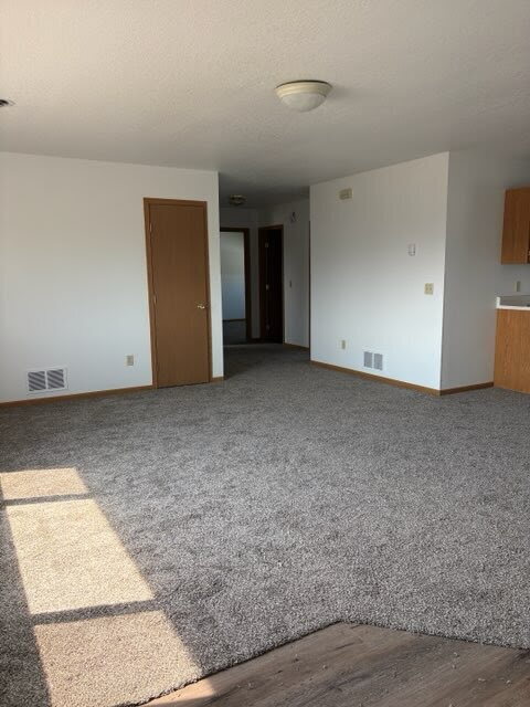 Building Photo - 94 Stiles Ave