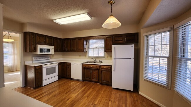 Building Photo - 1009 Sheffield Ct