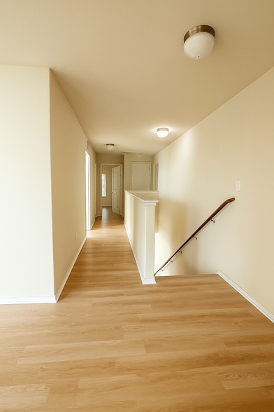 Building Photo - 2060 Cliffbrake Way