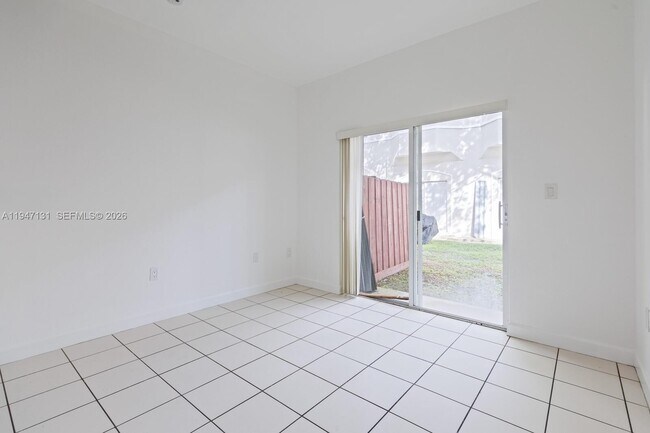 Building Photo - 1663 SE 27th Dr