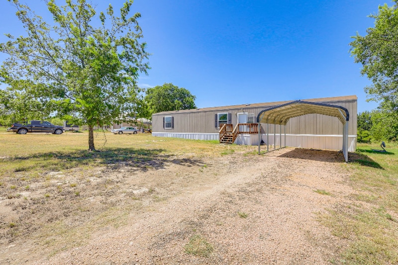 Building Photo - 930 County Rd 3390