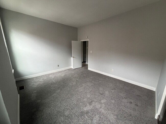 Building Photo - 2627 Floyd Ave