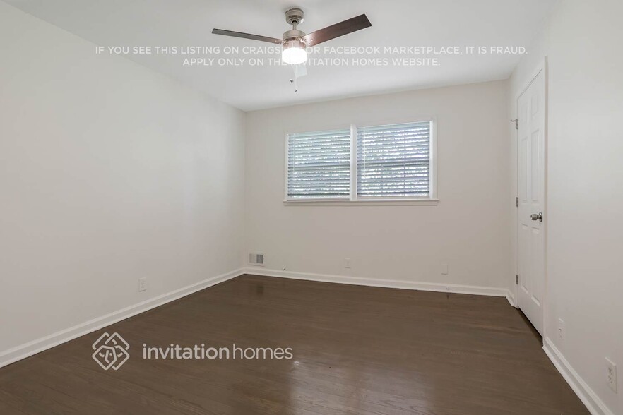 Building Photo - 2372 Oakridge Ct