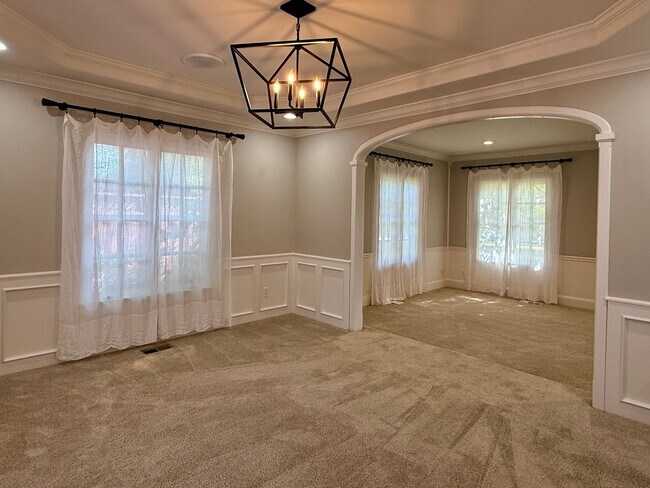 Building Photo - Stunning 4 Bedroom 3 Bath Home in Campbell