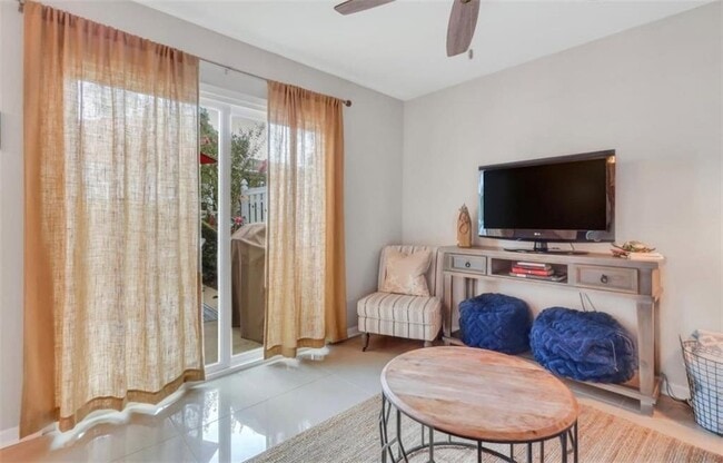 Building Photo - 850 Mallery St