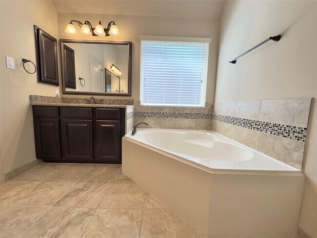 Building Photo - 179 Hearthshire Cir