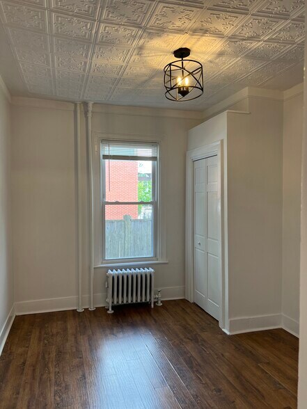 Building Photo - 1066 Forest Ave