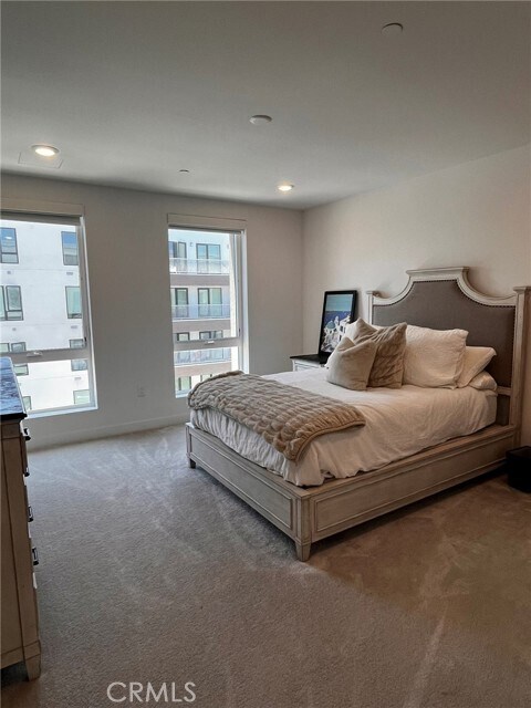 Building Photo - 3609 Rivington