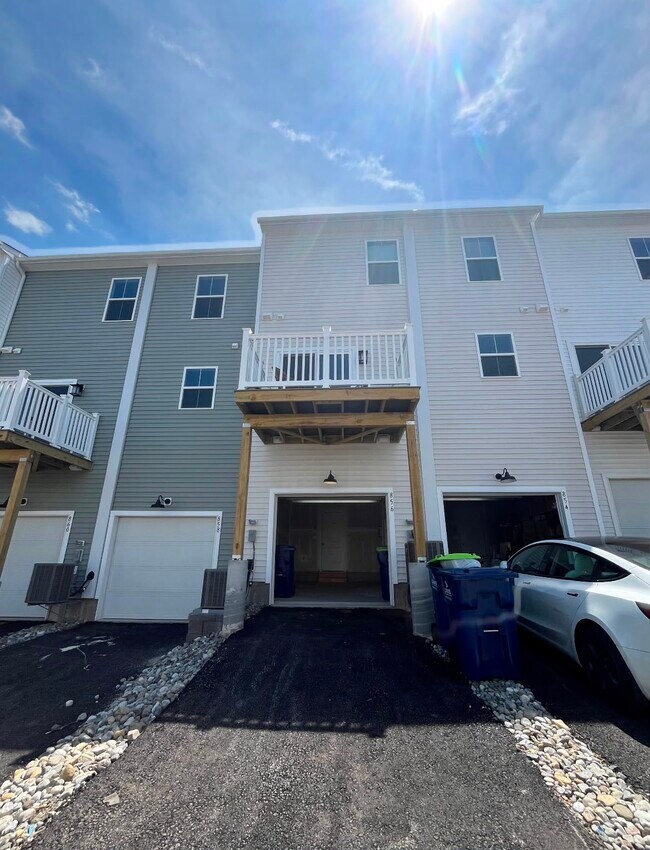 Building Photo - 856 Graphite Dr