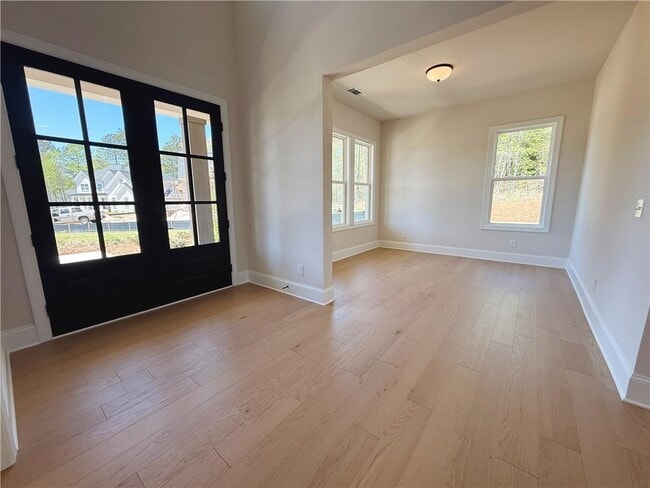 Building Photo - 2450 Colliers Ln