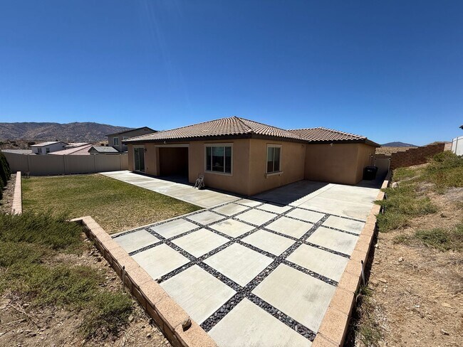 Building Photo - 39338 Stirrup Ct