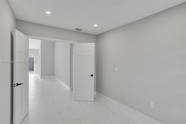 Building Photo - 5314 SW 140th Pl