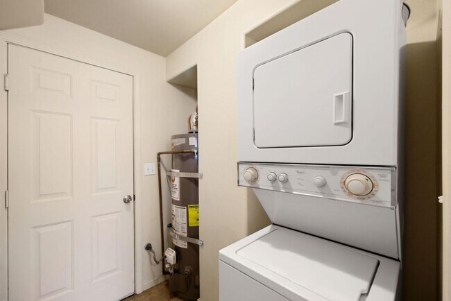 Building Photo - 4036 Village Dr