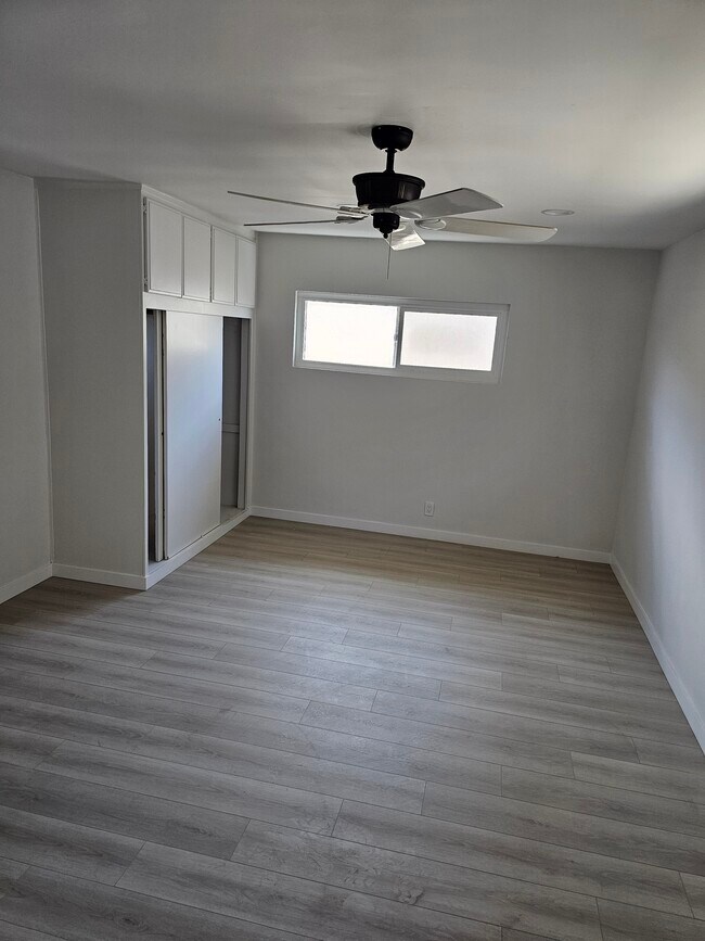 Building Photo - 16931 S Berendo Ave