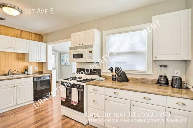 Building Photo - 4725 1st Ave S