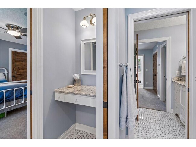 Building Photo - 4941 Island View Dr