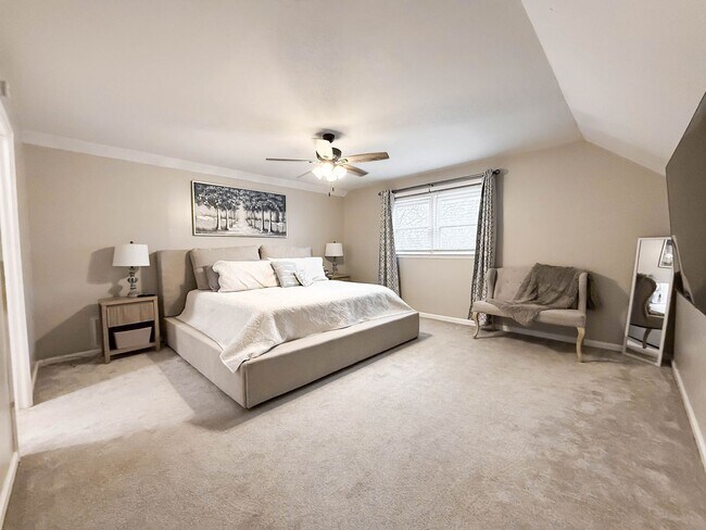 Building Photo - NO APPLICATION FEE FOR 72 HOURS! Spacious Fully-Furnished 5-Bedroom Home | Mid-Term Rental in Gre...
